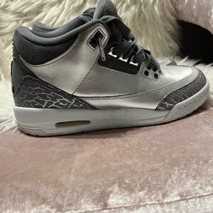 Retro Jordan 3 “Premium Heiress Metalic Silver” size 5.5Y (women’s 7)